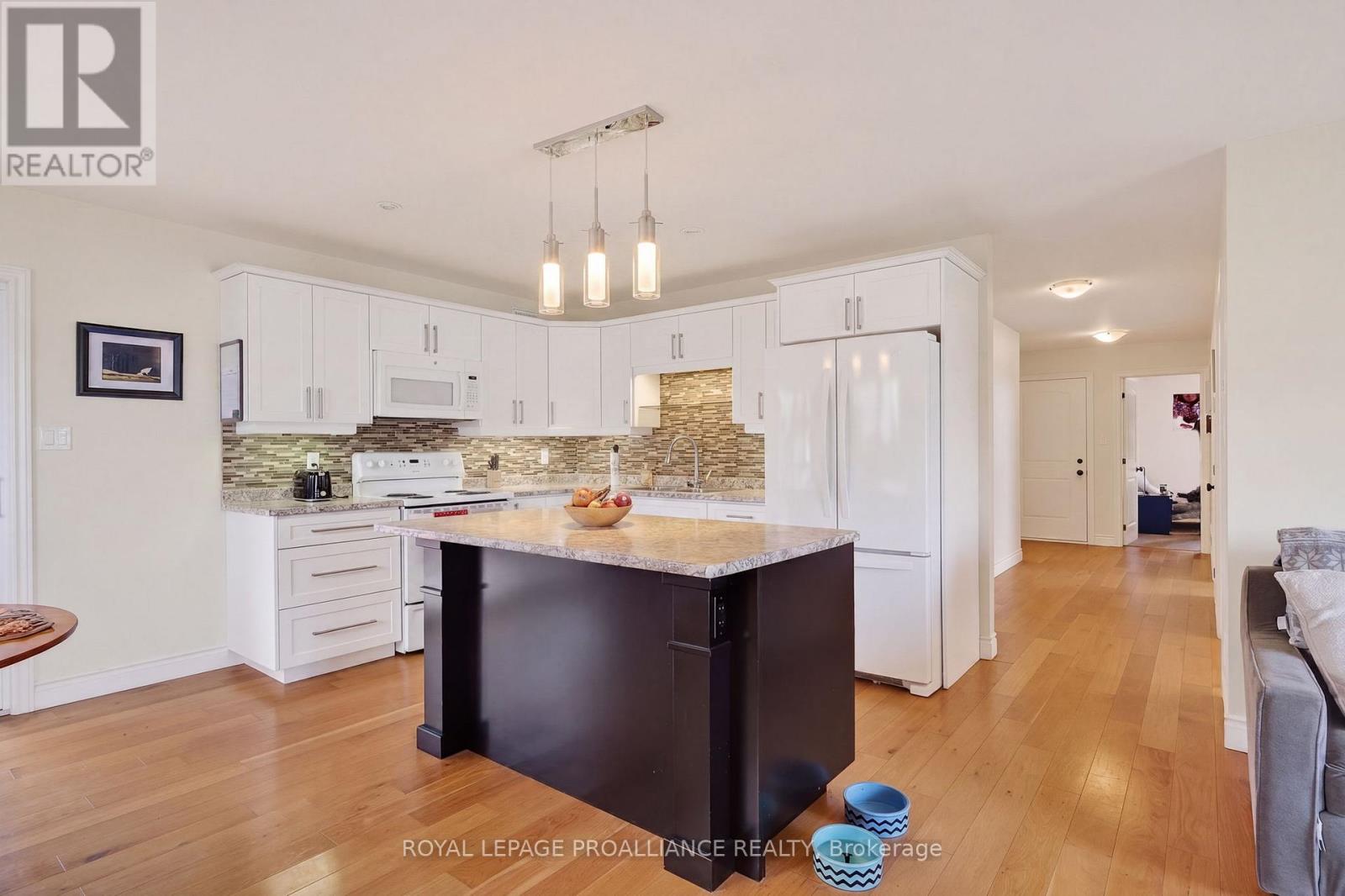 47 ARTHUR STREET — photo 15