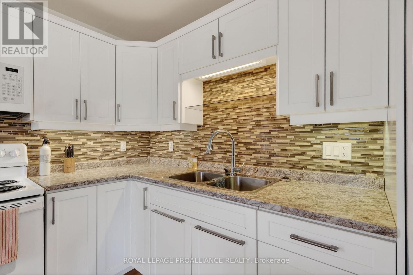 47 ARTHUR STREET — photo 17