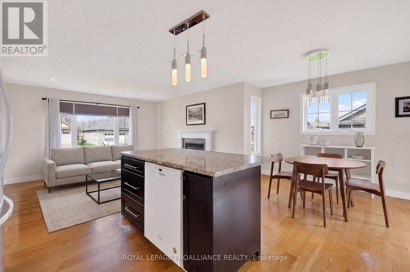 47 ARTHUR STREET — photo 20