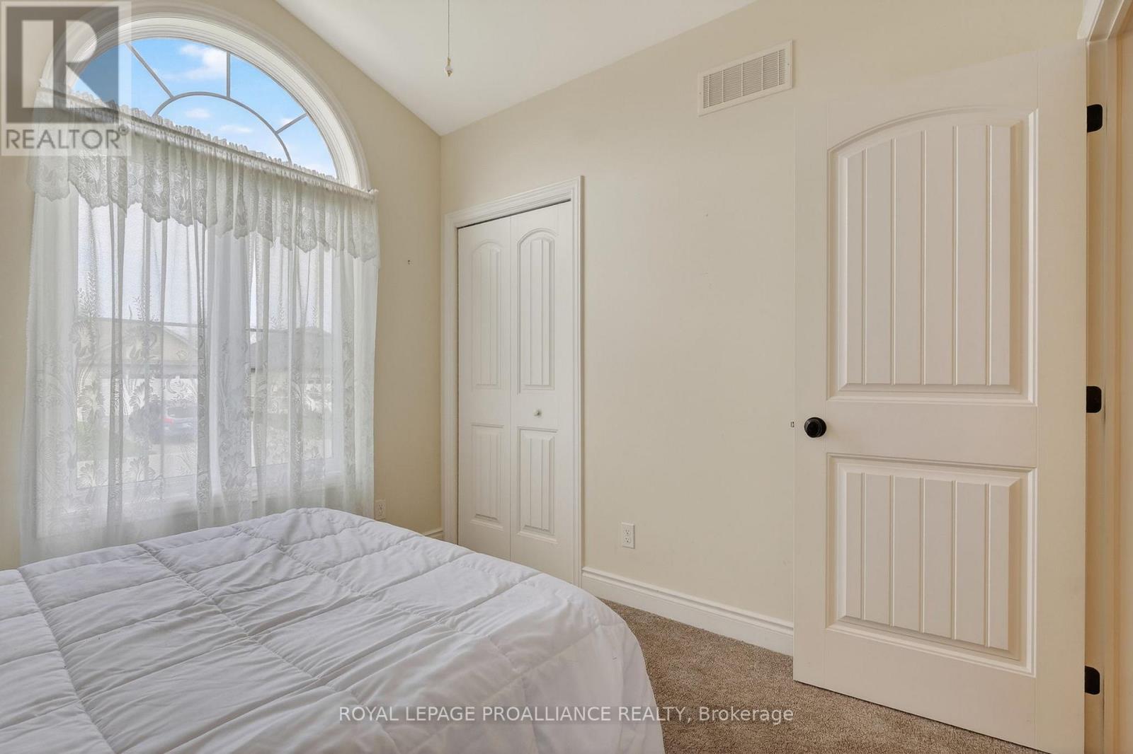 47 ARTHUR STREET — photo 25