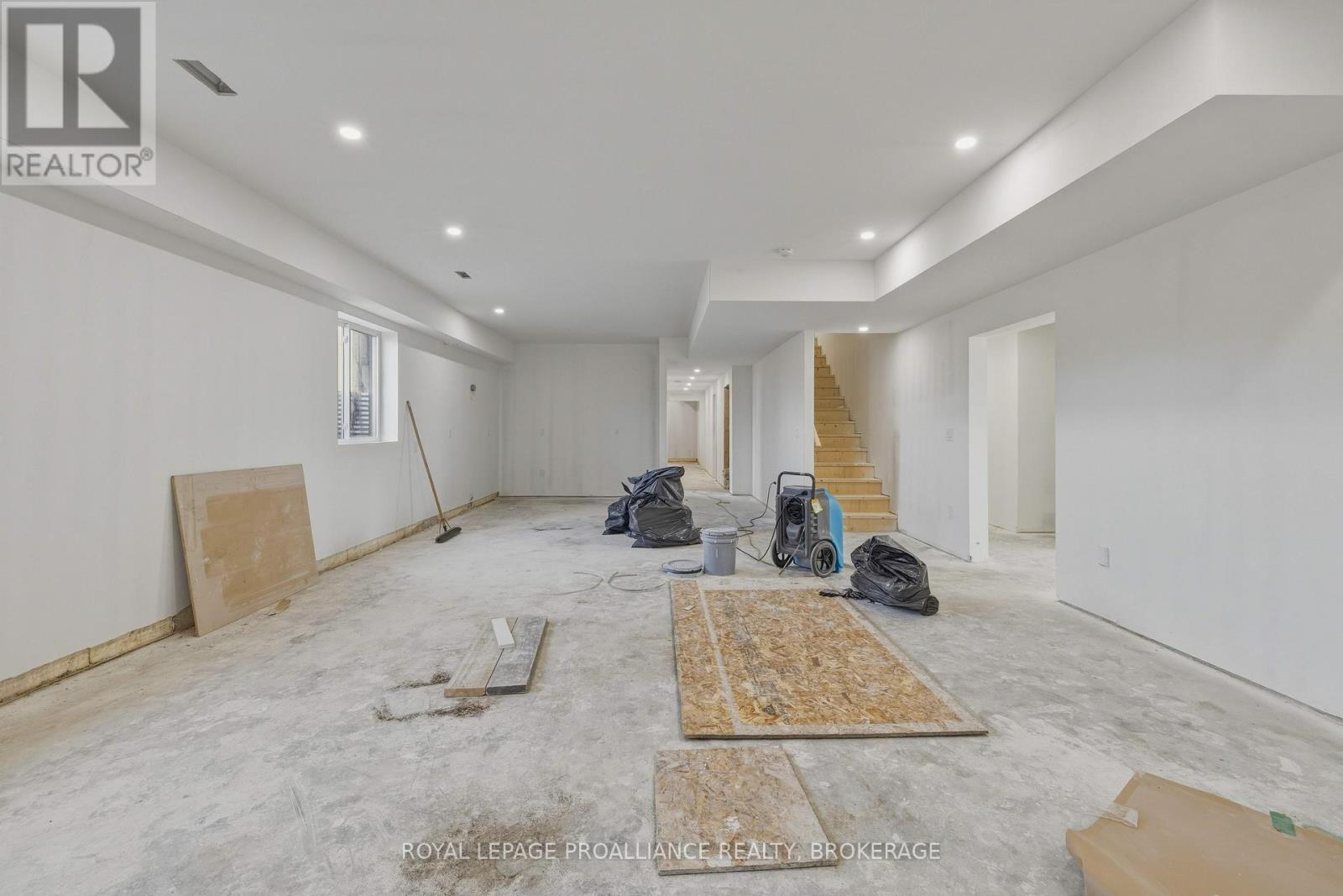 130 HINEMAN STREET — photo 26