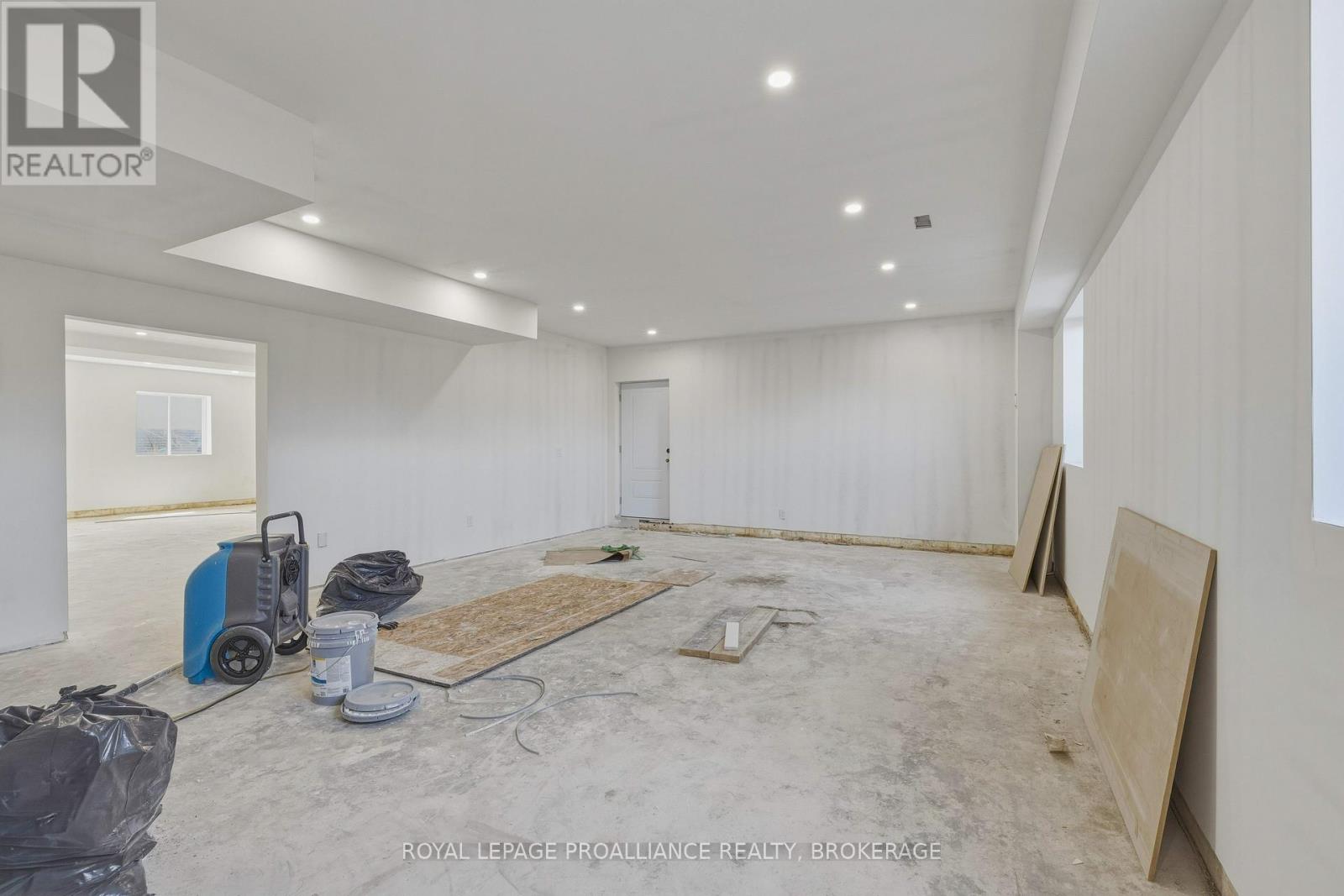 130 HINEMAN STREET — photo 27