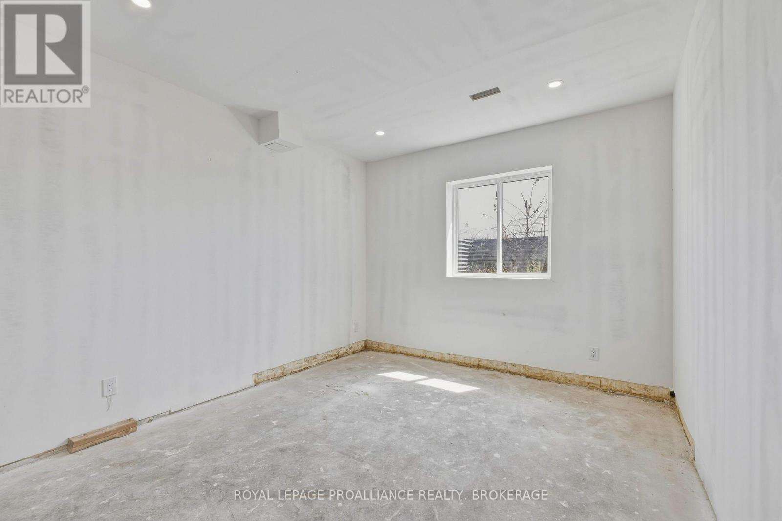 130 HINEMAN STREET — photo 33