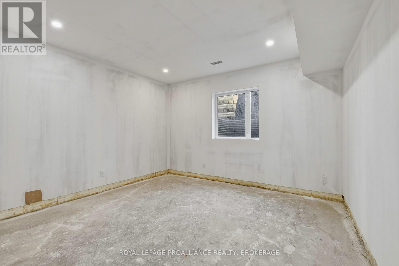 130 HINEMAN STREET — photo 35