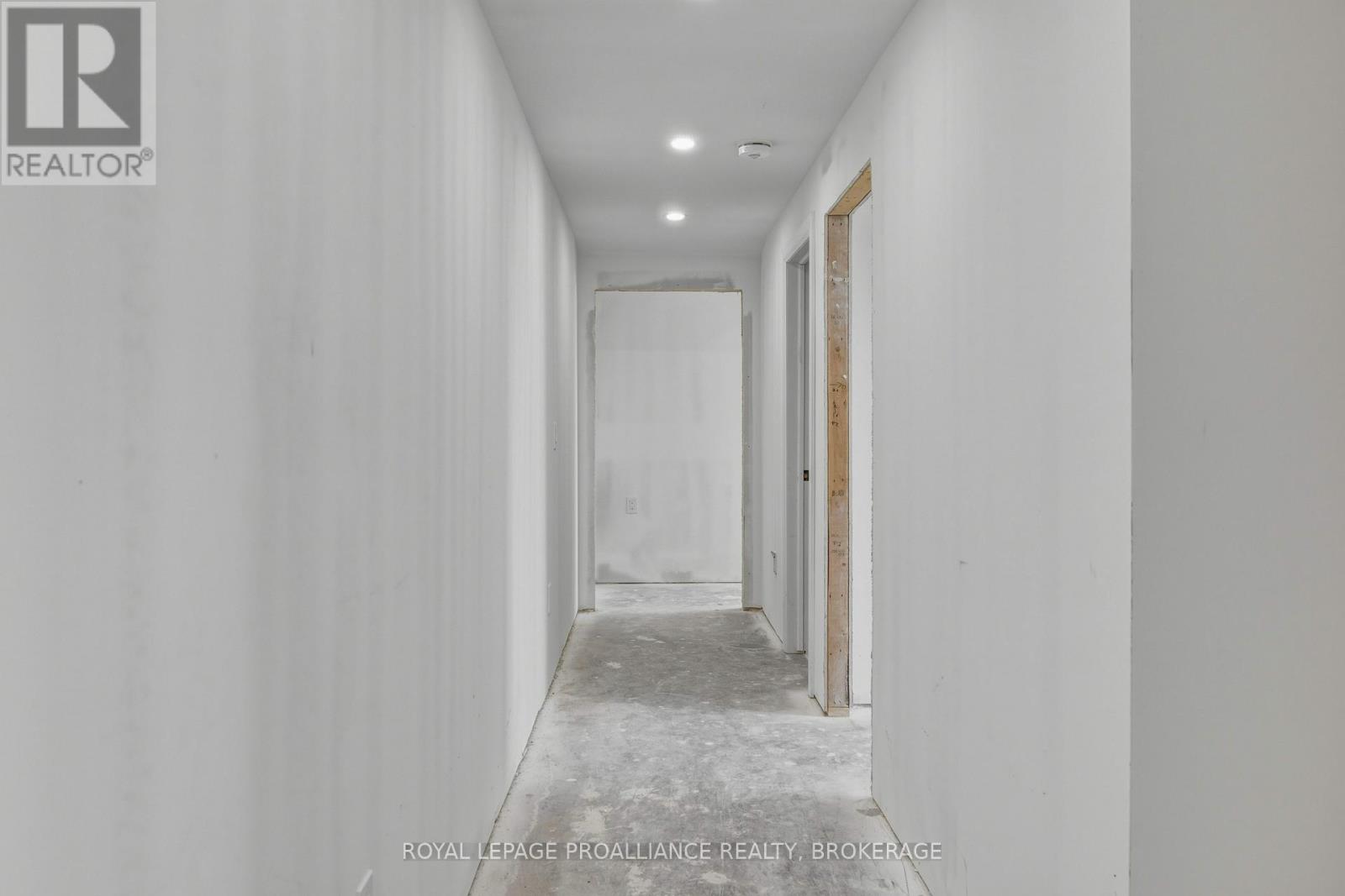 130 HINEMAN STREET — photo 37