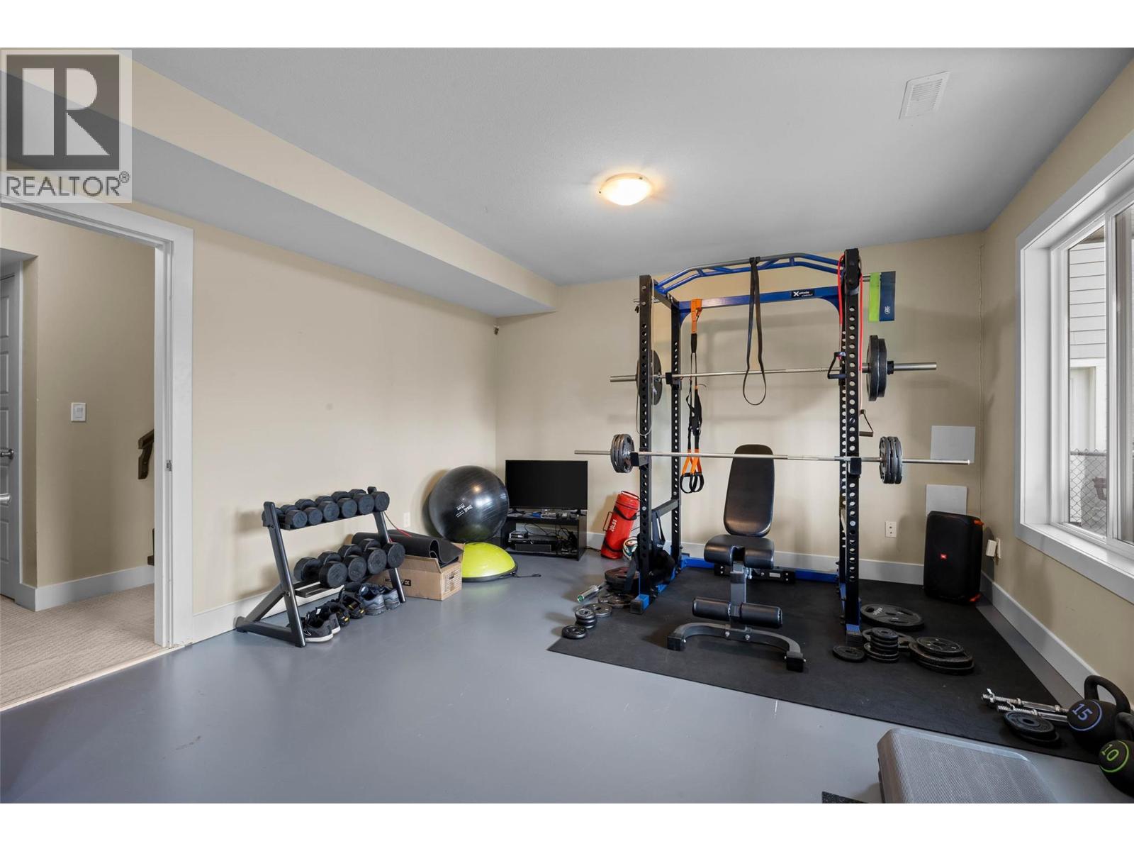 2748 Beachmount Crescent - 33