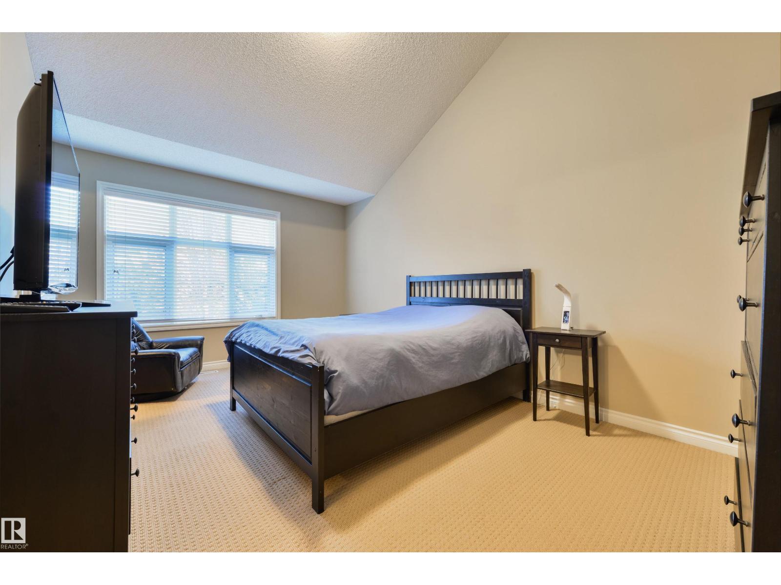 3 9026 Jasper Ave AV NW - 27