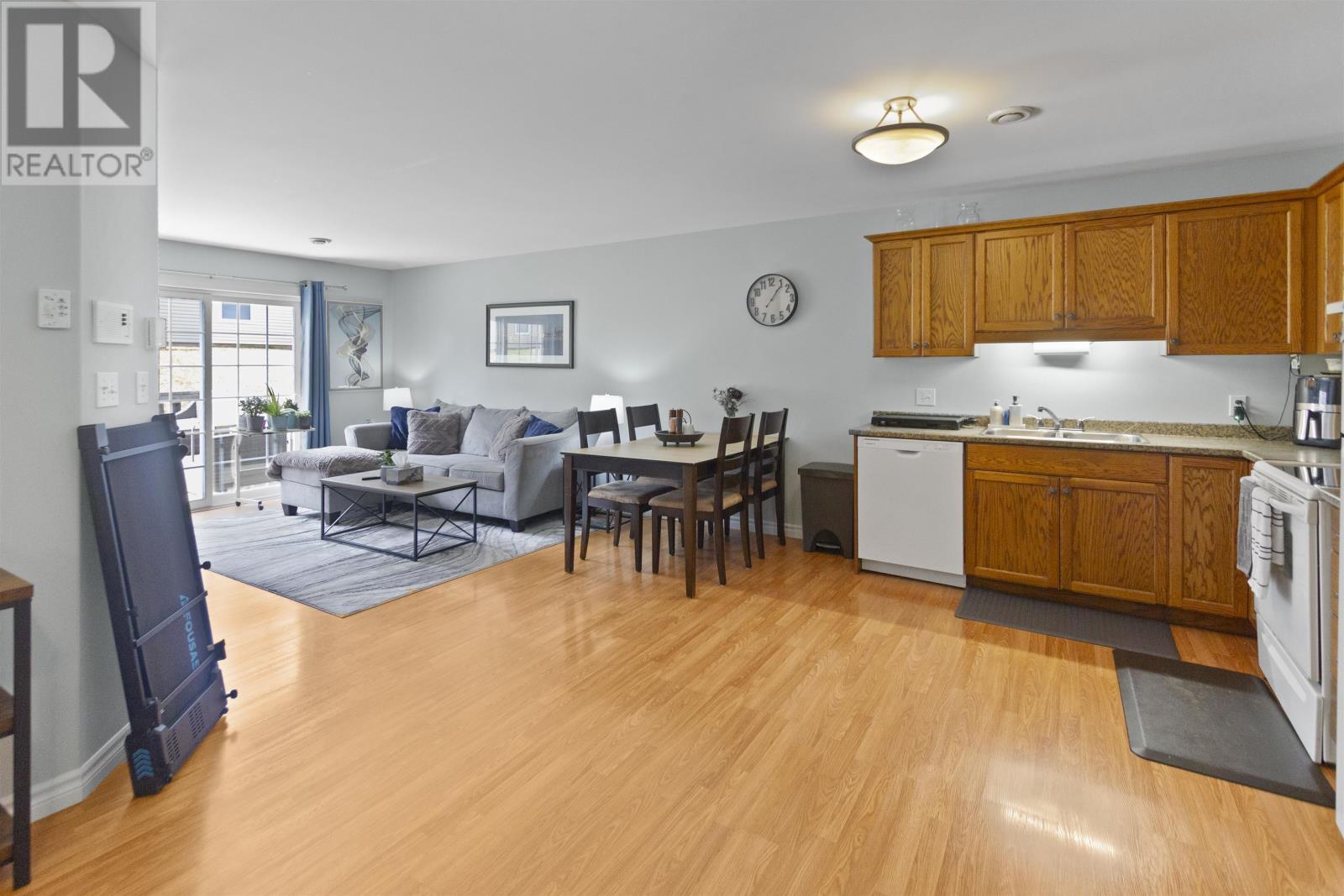#8 17 Heatherway Drive - 4