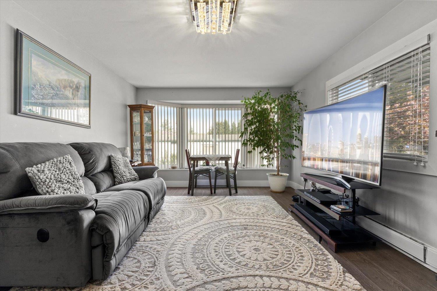 3 8220 KING GEORGE BOULEVARD, Surrey