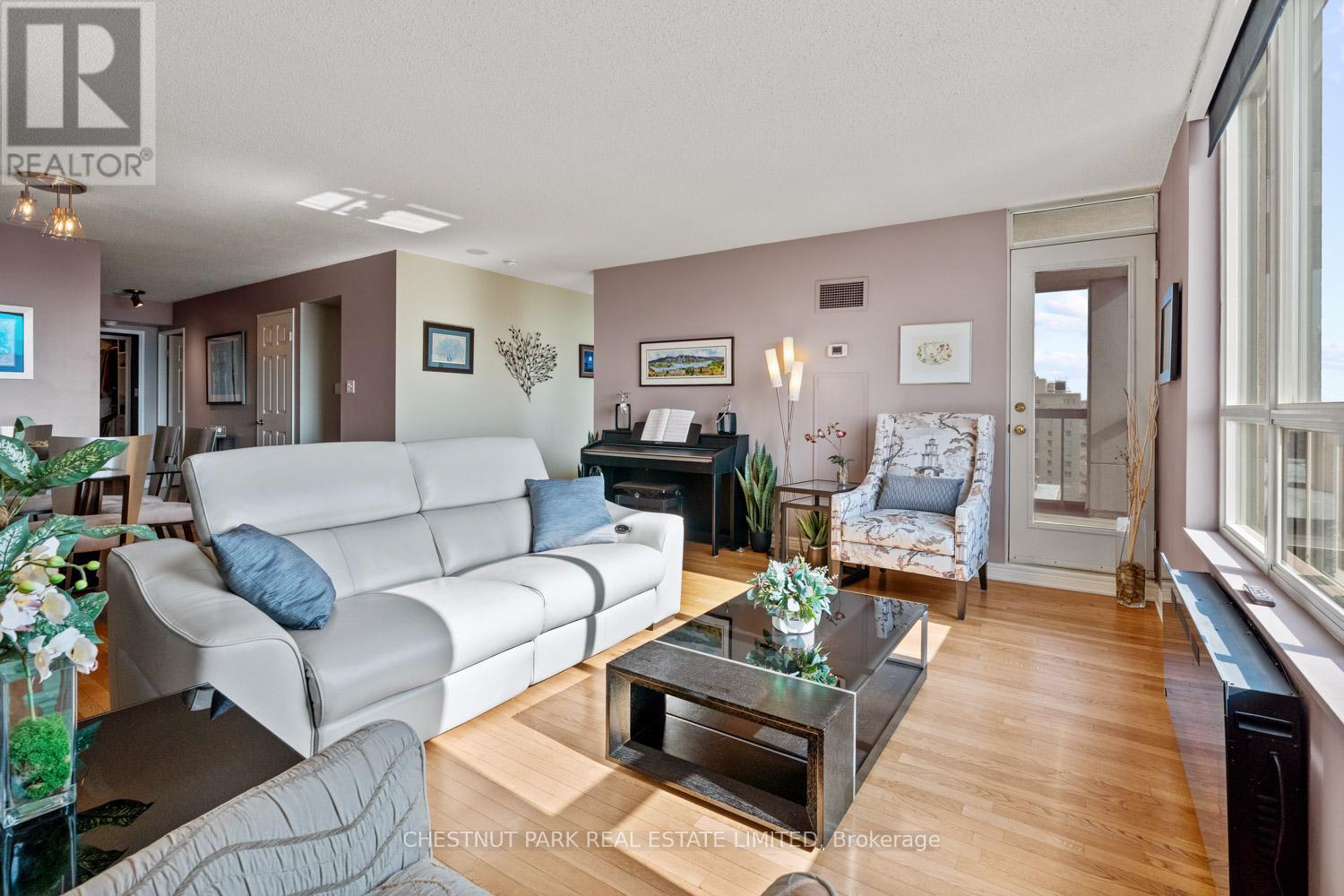 #1606 35 MERTON STREET - 10