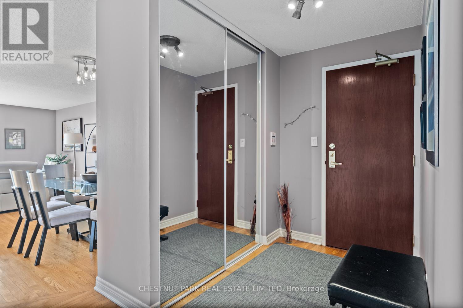 1606 - 35 MERTON STREET - photo 2