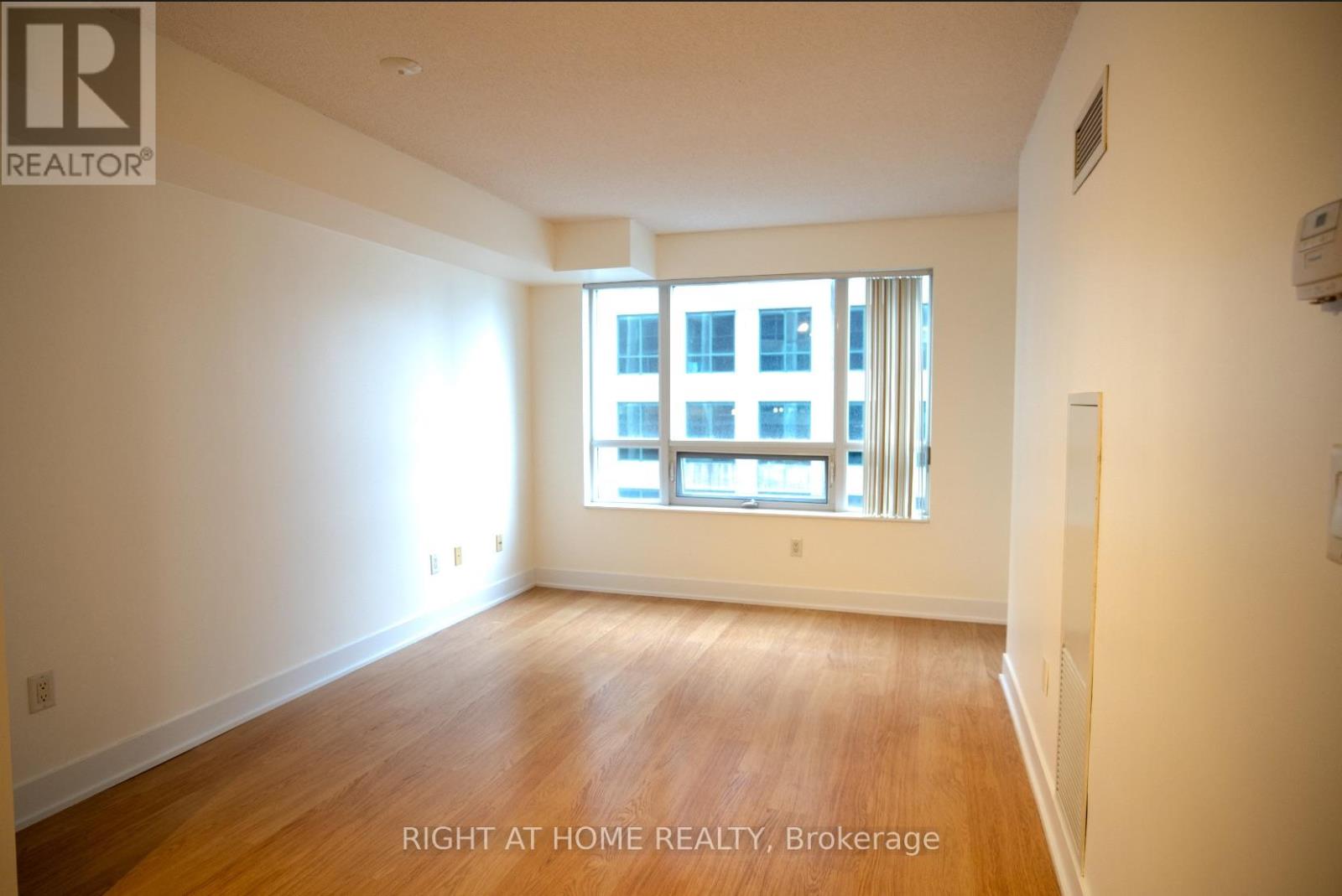 Listing photo of 713 - 20 BLUE JAYS WAY