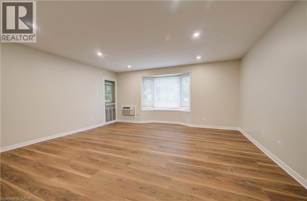 #105 440 DURHAM Street W - 10