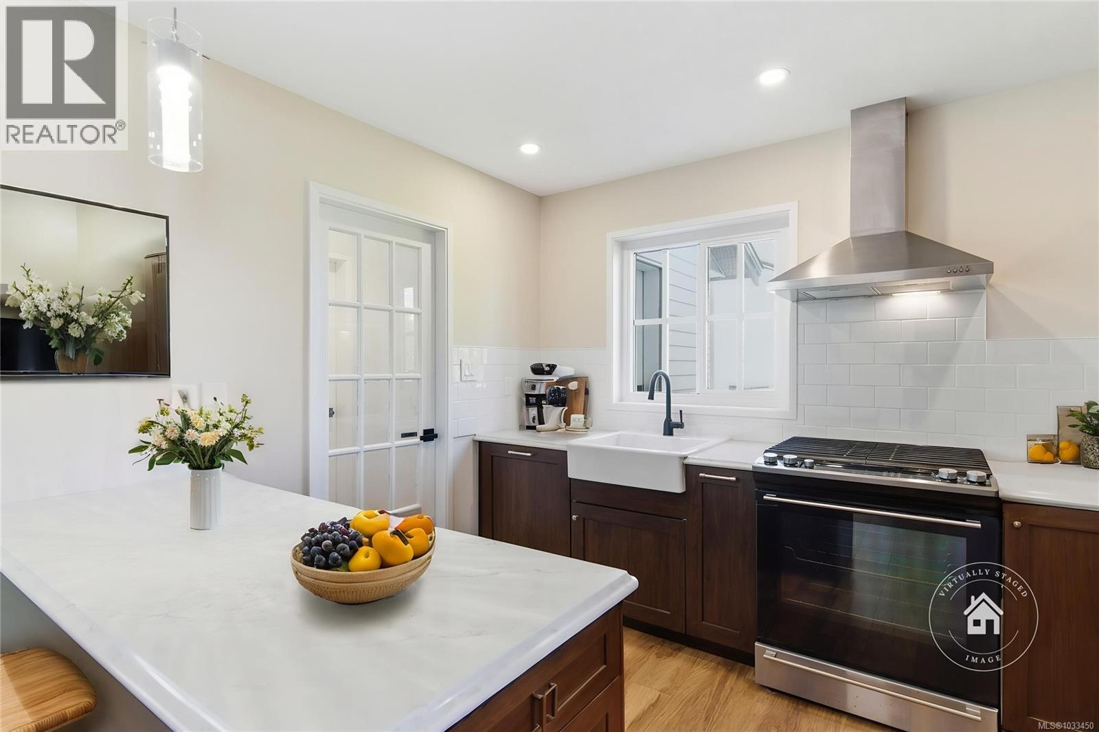 130 Heritage Dr - 23