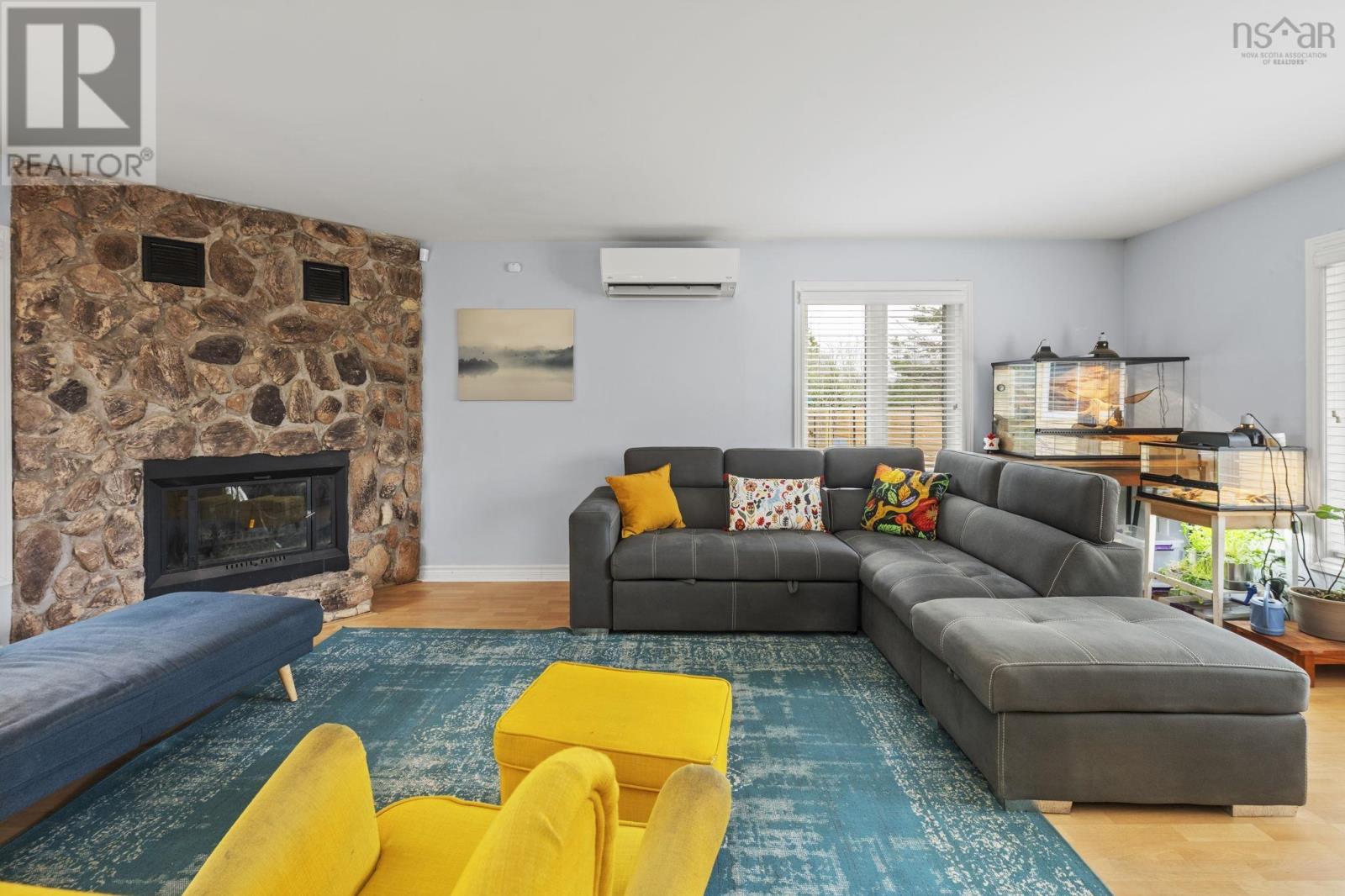 Property 10 of 51 of 163 Lakeland Street