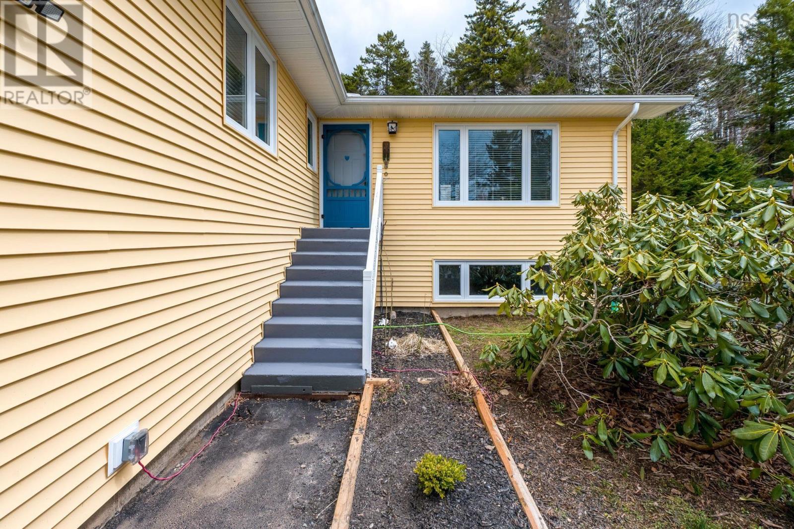 Property 2 of 51 of 163 Lakeland Street