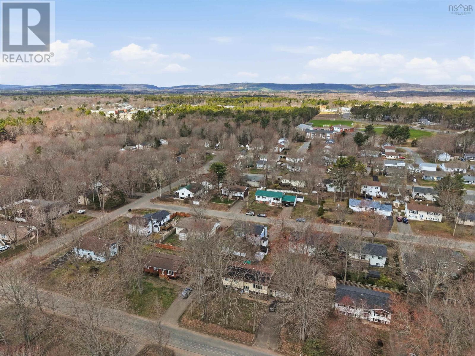 Property 33 of 36 of 827 Otter Drive