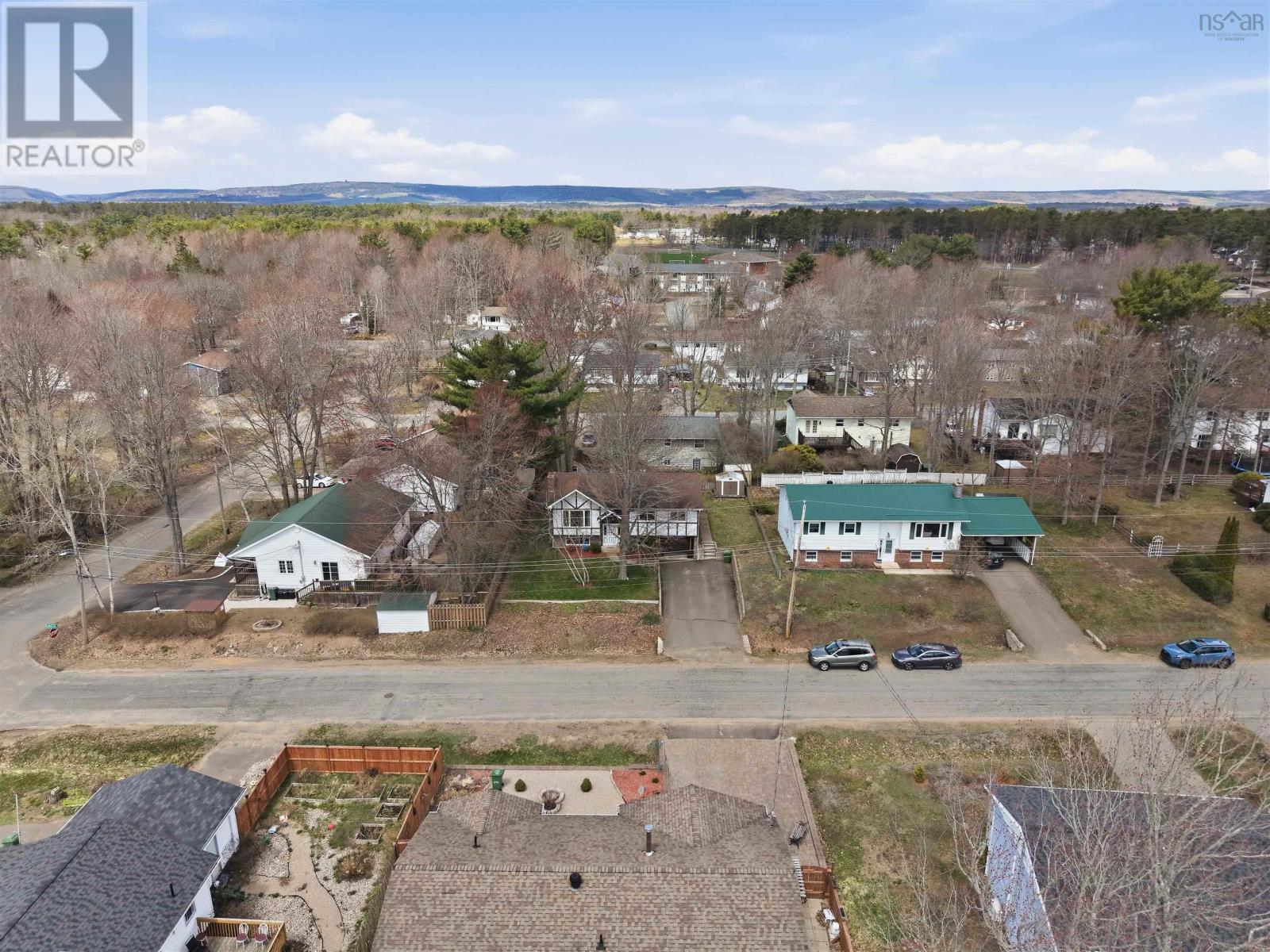 Property 32 of 36 of 827 Otter Drive