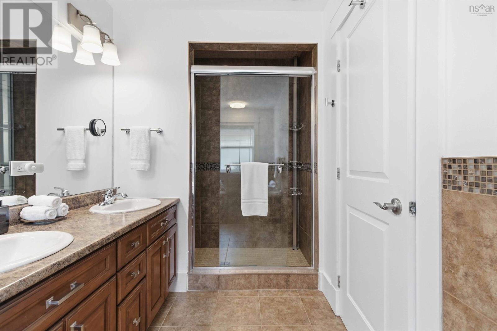 Property 28 of 42 of 3 Sedgewick Place