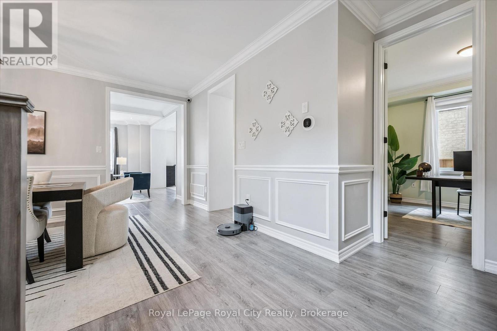 145 HARPIN WAY E - 16