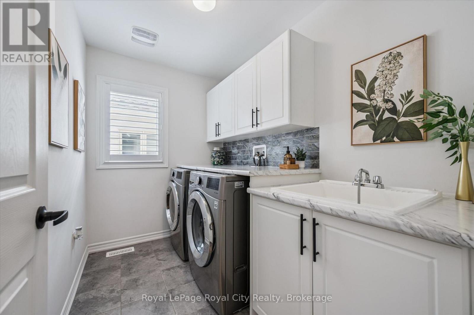 145 HARPIN WAY E - 29