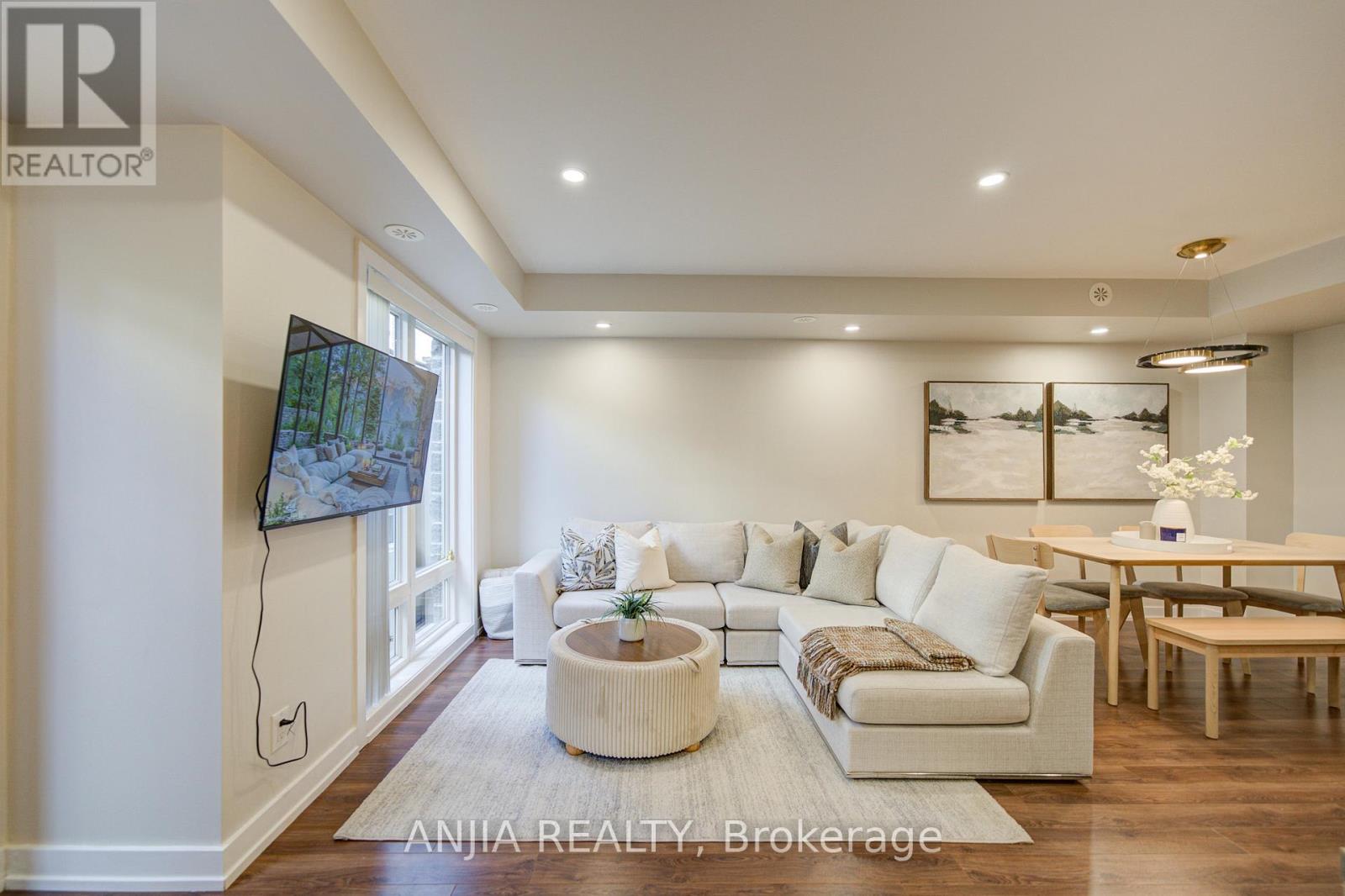 #1205 11 DUNSHEATH WAY - 16