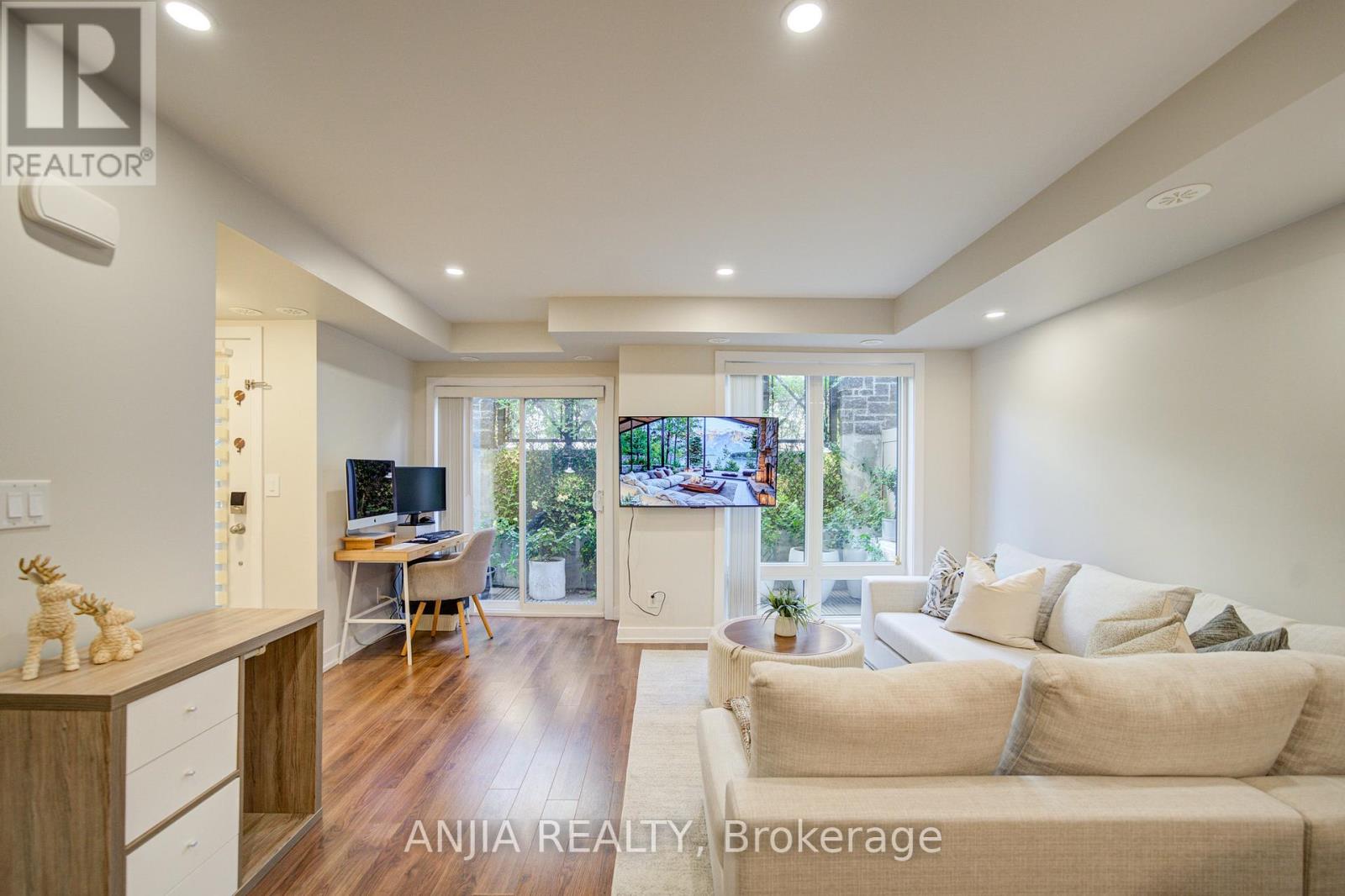 #1205 11 DUNSHEATH WAY - 19