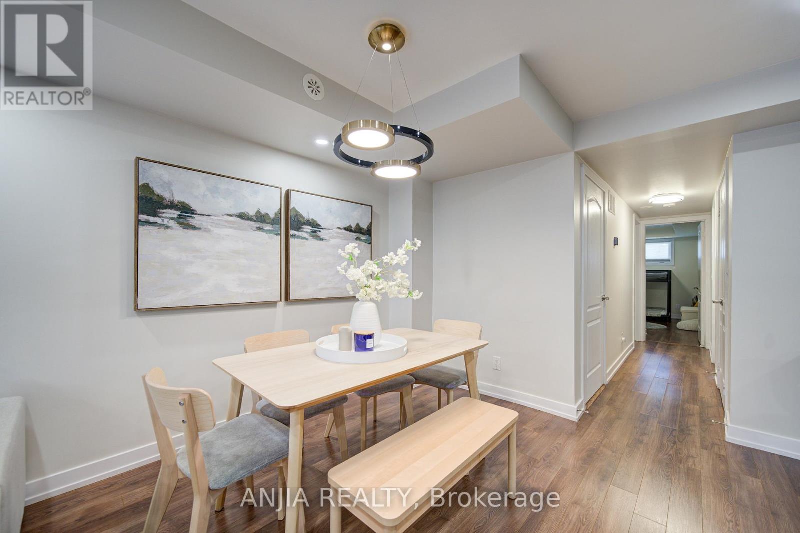 #1205 11 DUNSHEATH WAY - 21