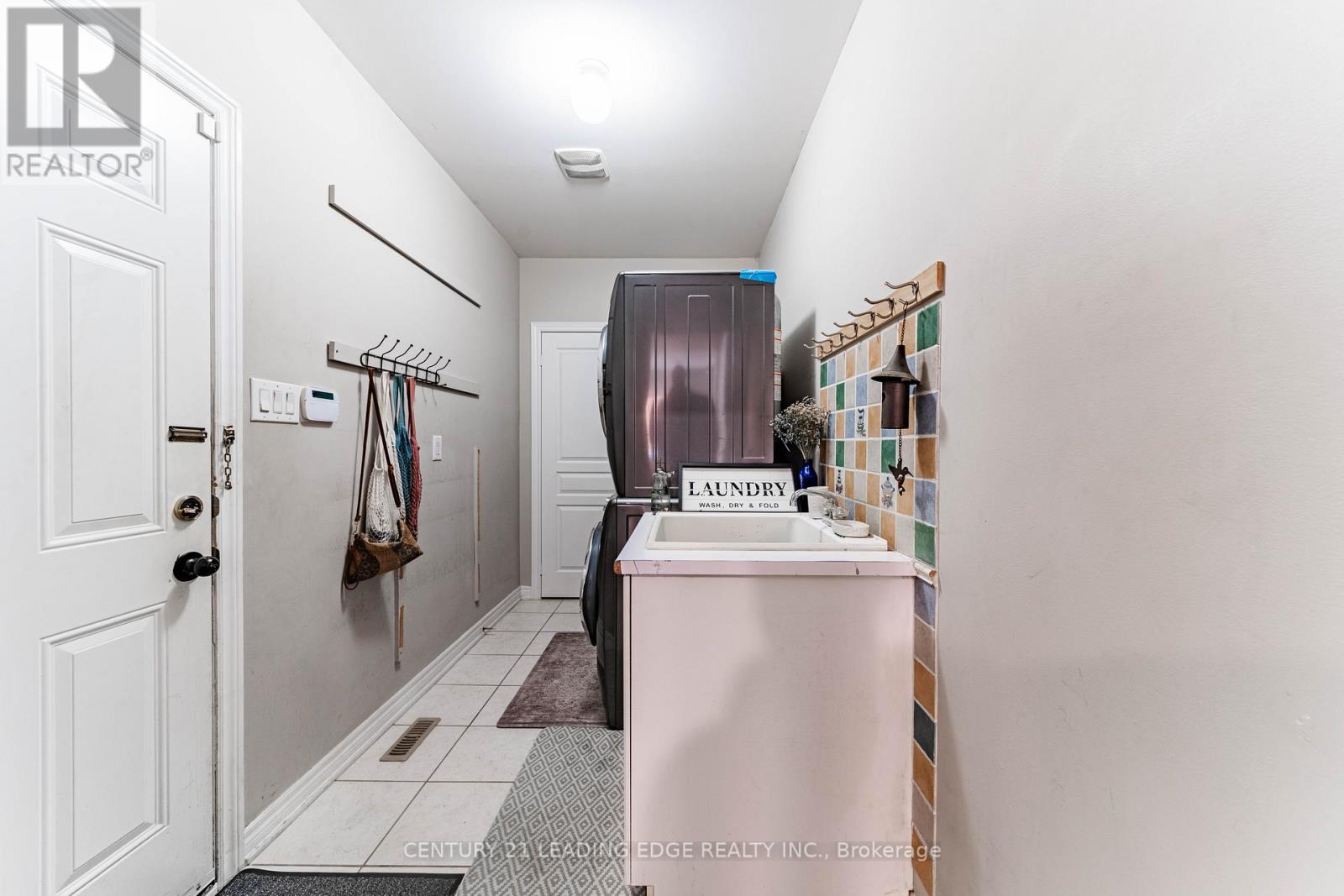 13 FORESTBROOK DRIVE - 24
