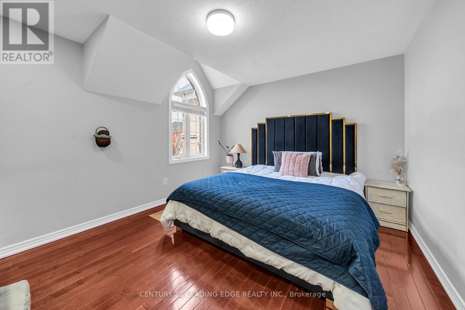 13 FORESTBROOK DRIVE - 30