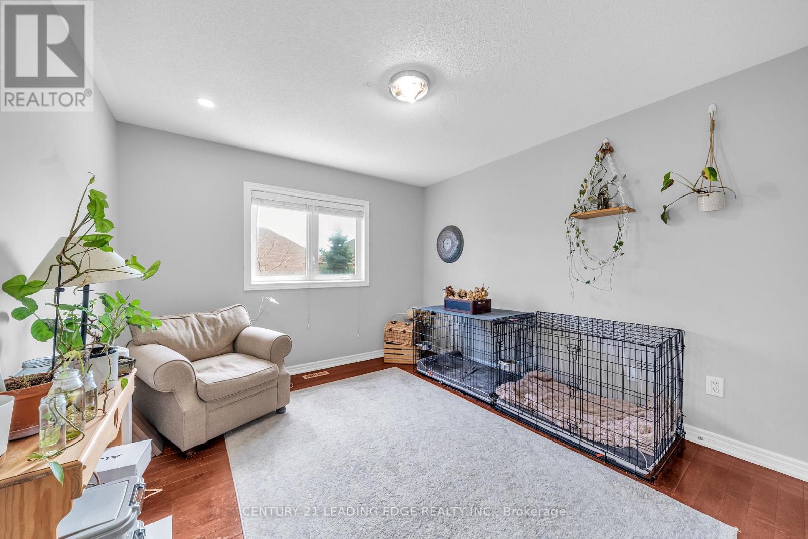 13 FORESTBROOK DRIVE - 36