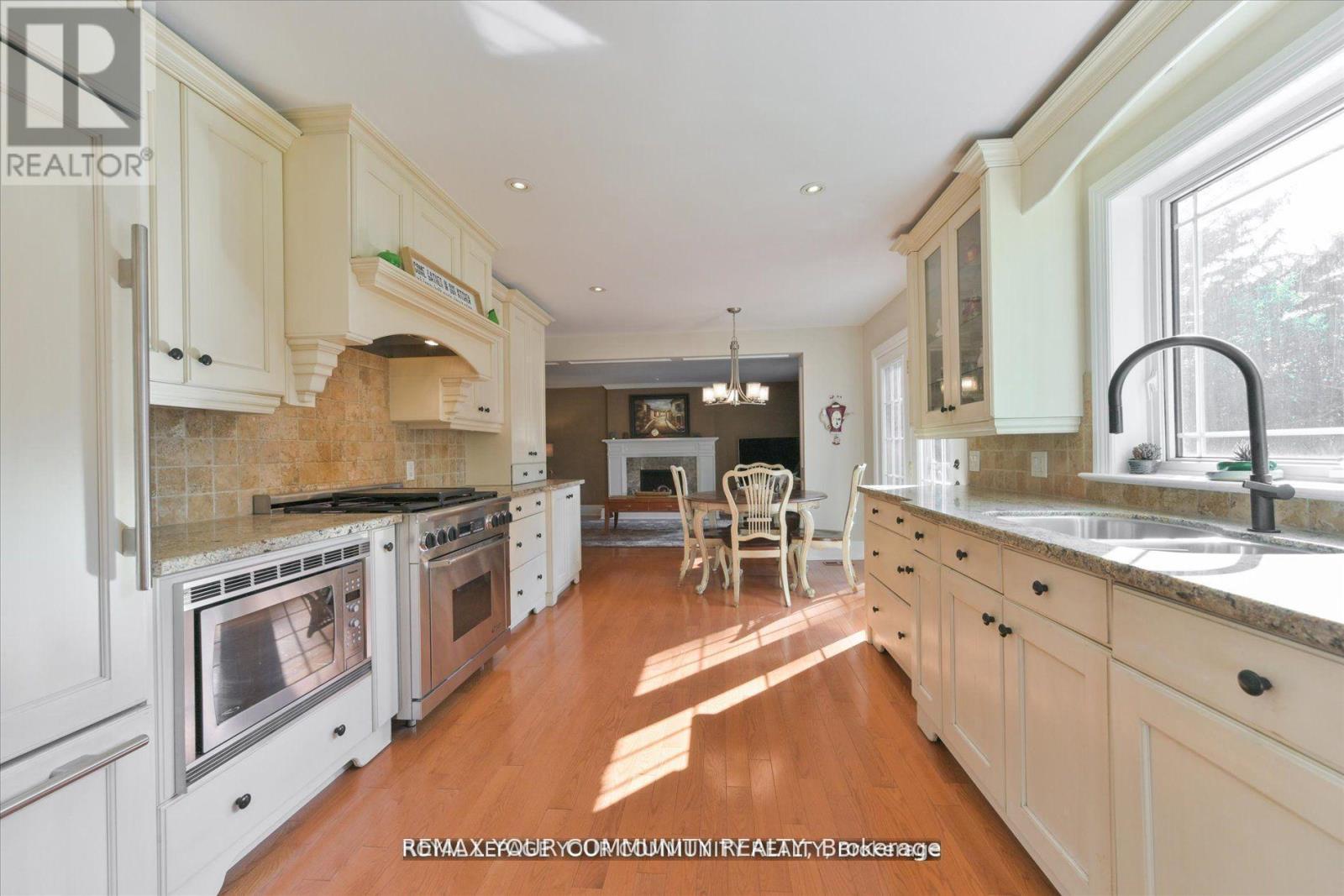 7 SKYVIEW LANE - 13