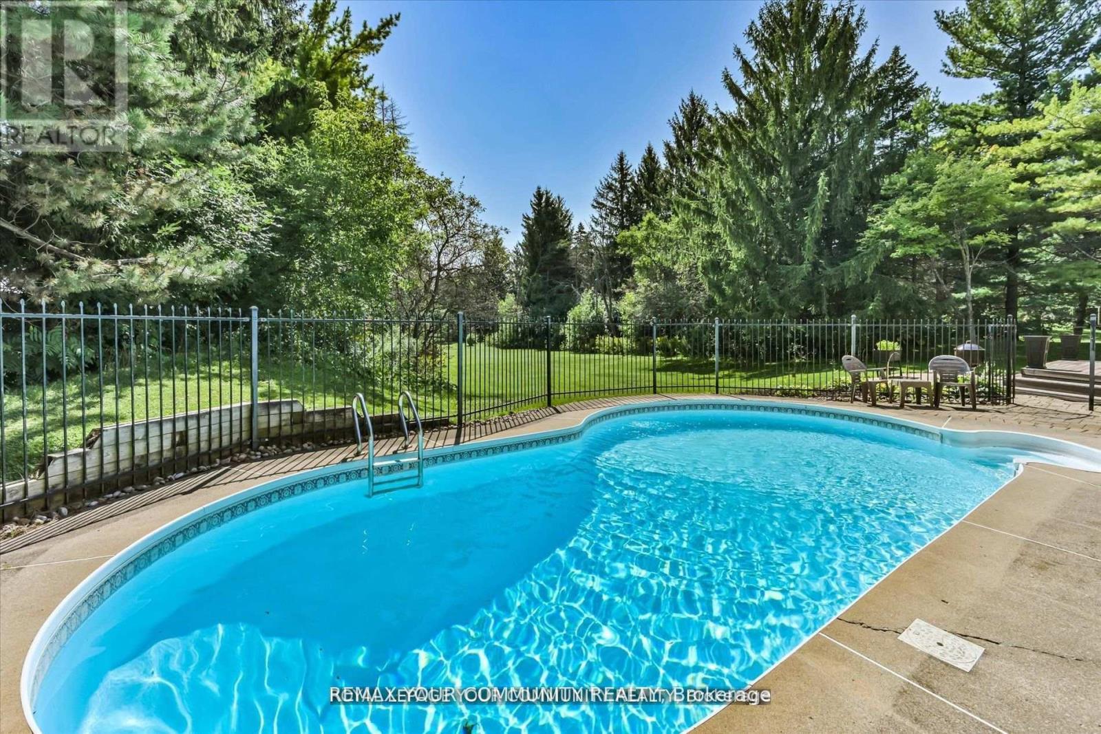 7 SKYVIEW LANE - 33