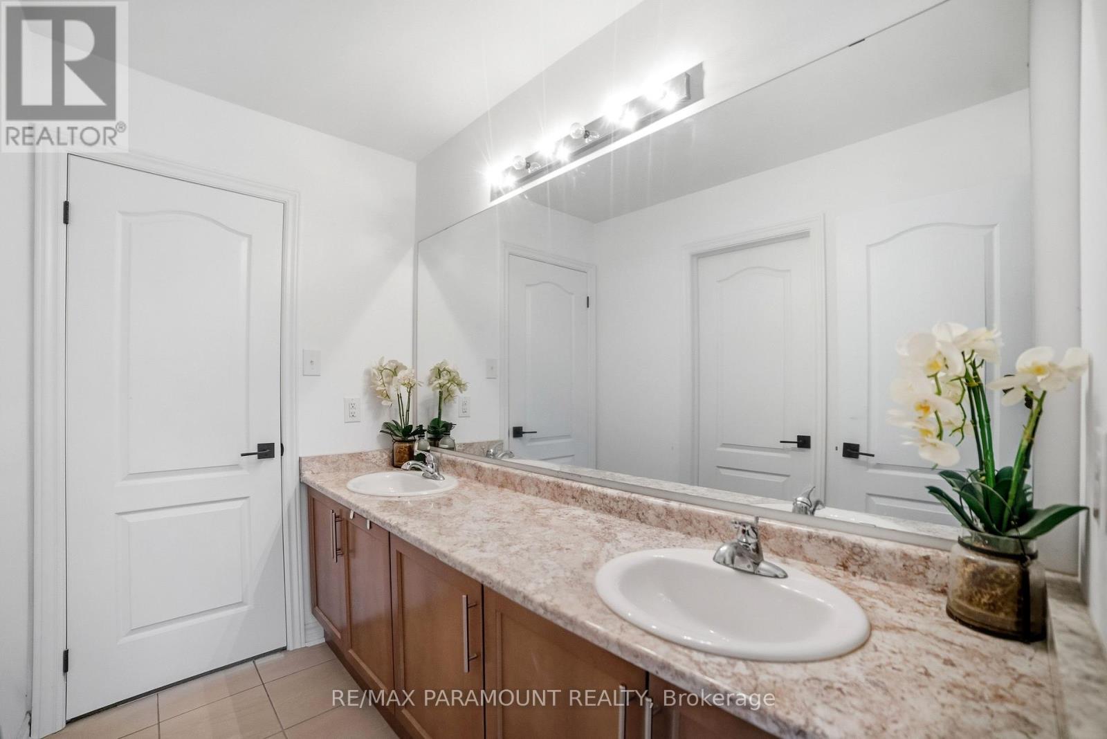 9 MCLEAN AVENUE — photo 40