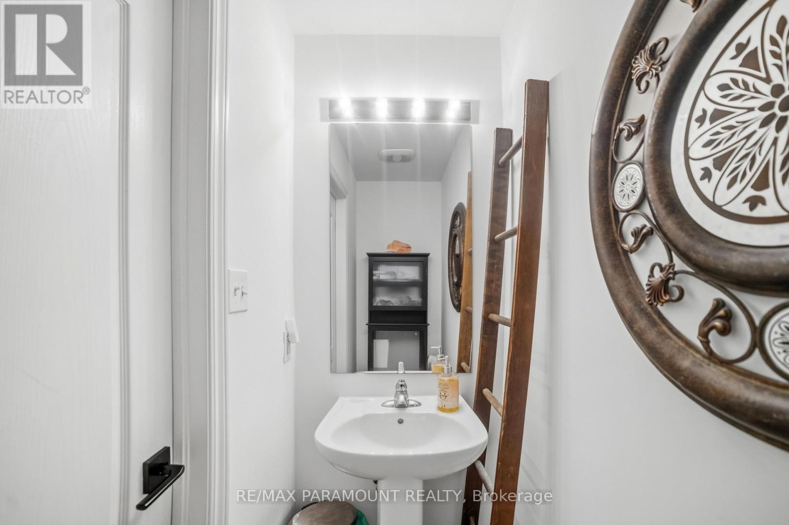 9 MCLEAN AVENUE — photo 44