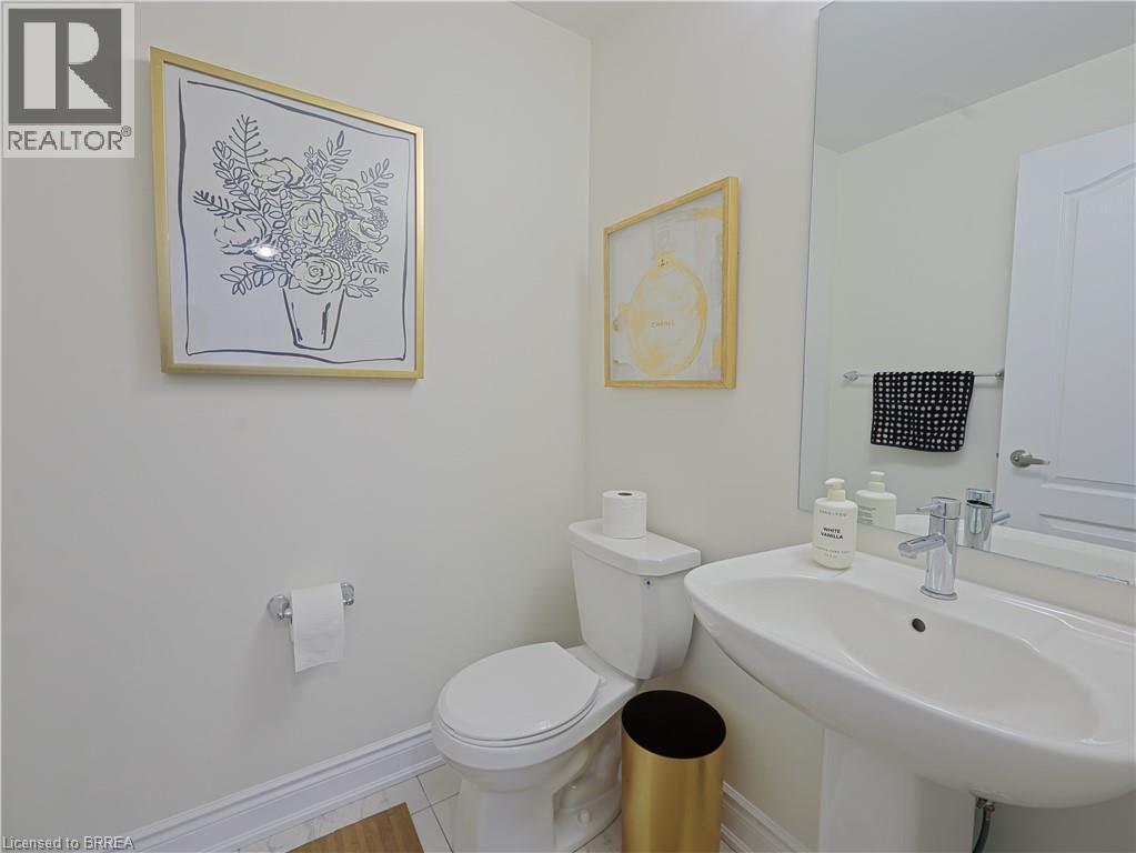 93 MONTEITH Drive, Brantford, Ontario, N3T0V8 — Photo 5
