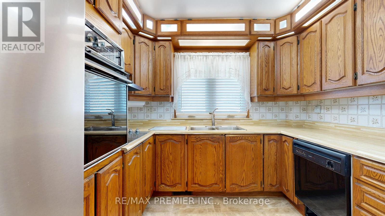 14 BECKETT AVENUE - 24