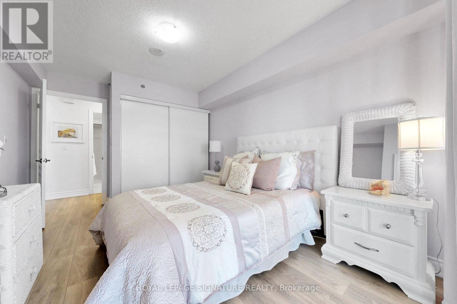 #1609 3 MARINE PARADE DRIVE - 18