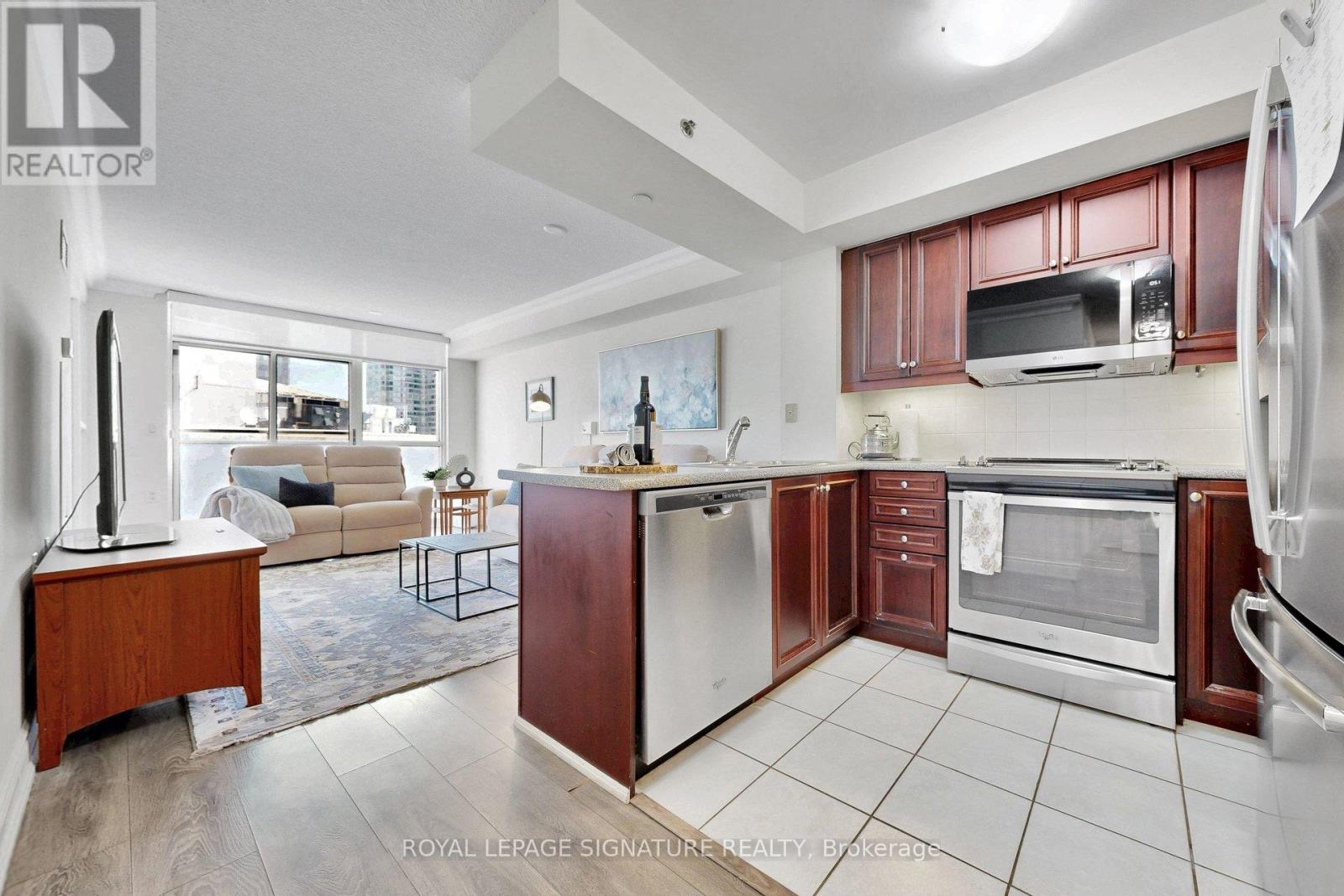 #1609 3 MARINE PARADE DRIVE - 2