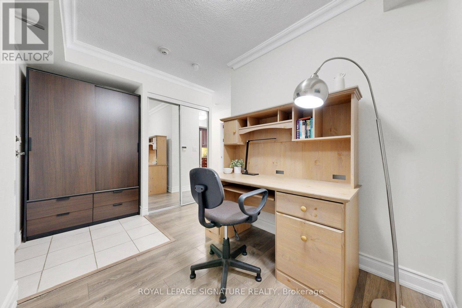 #1609 3 MARINE PARADE DRIVE - 21