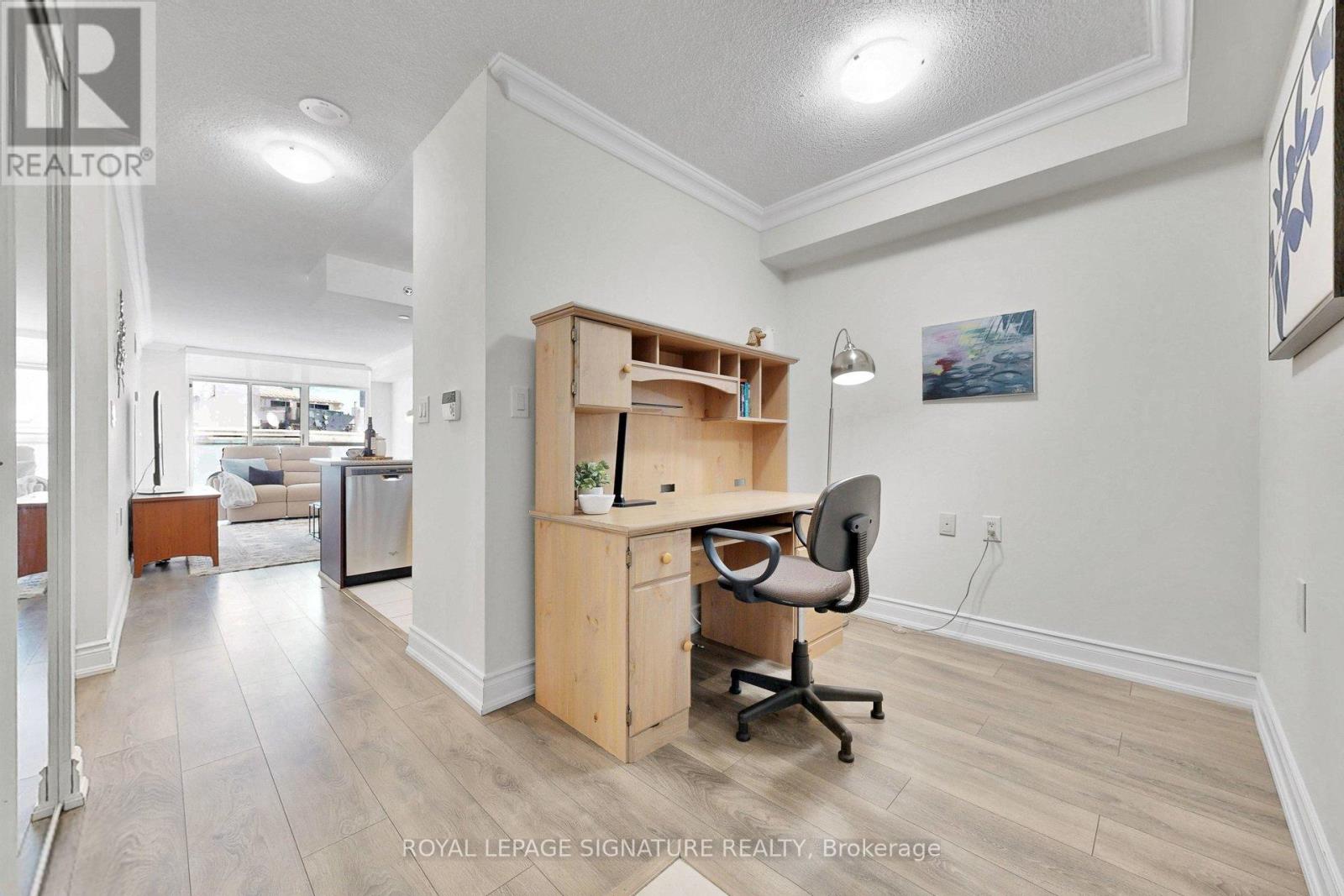 #1609 3 MARINE PARADE DRIVE - 23