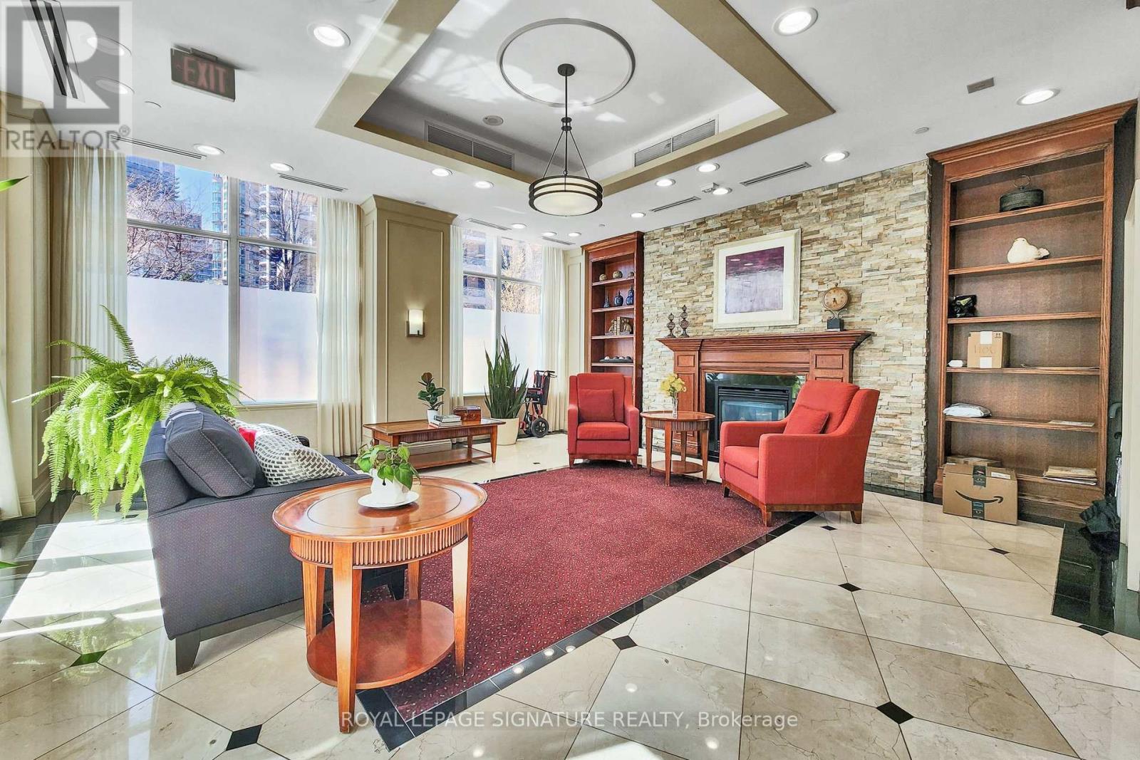 #1609 3 MARINE PARADE DRIVE - 33