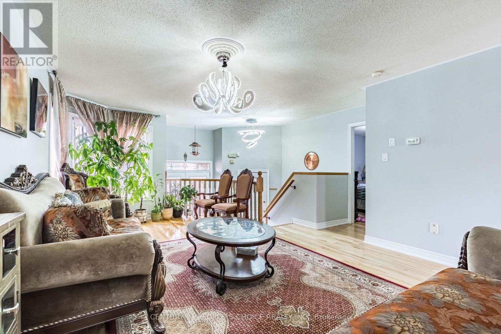 60 RED MAPLE DRIVE - 10