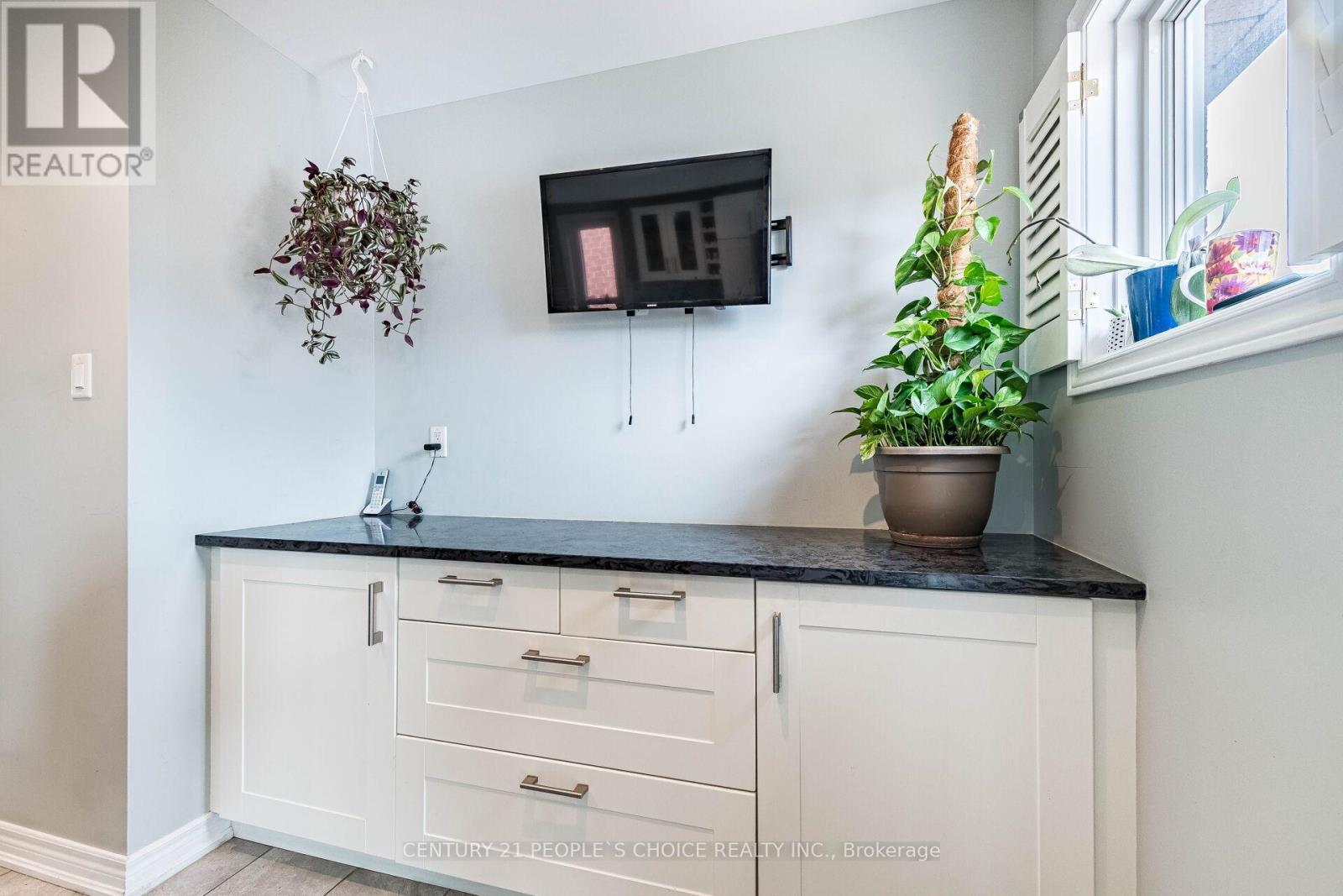 60 RED MAPLE DRIVE - 13