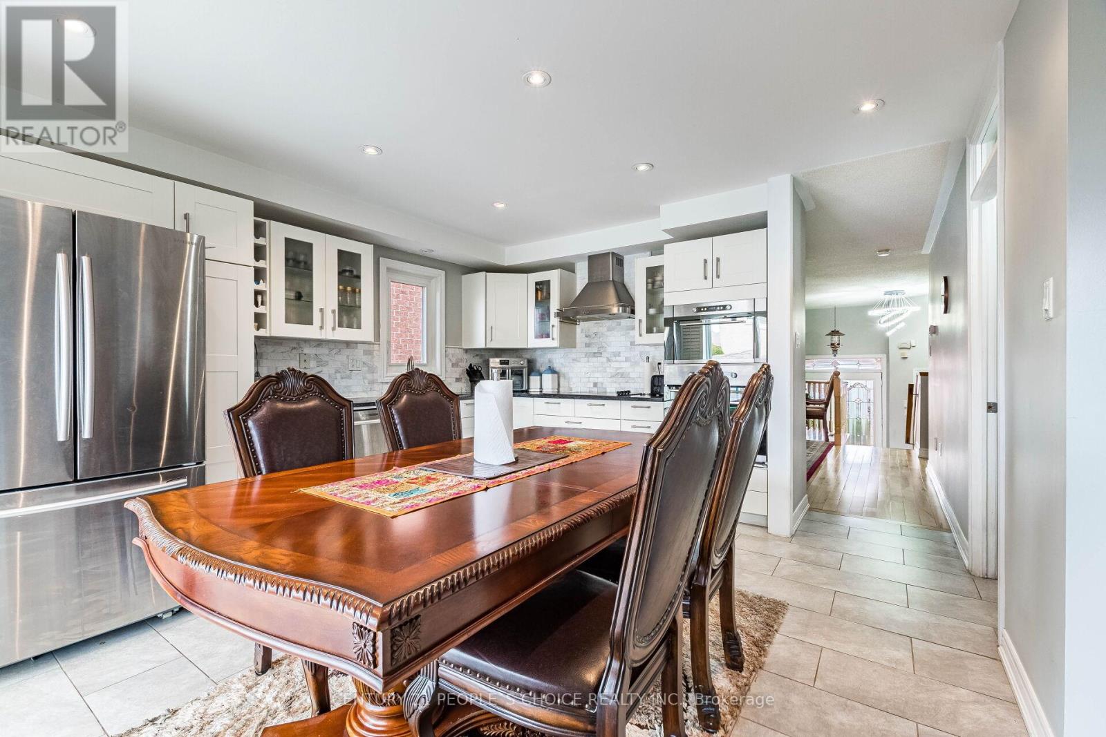 60 RED MAPLE DRIVE - 14