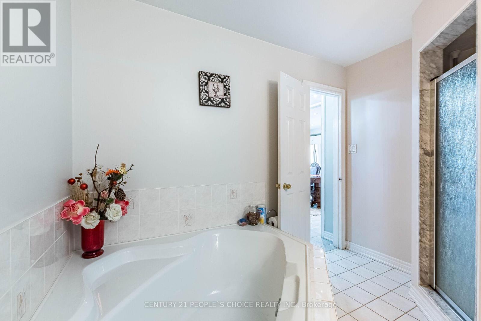 60 RED MAPLE DRIVE - 23