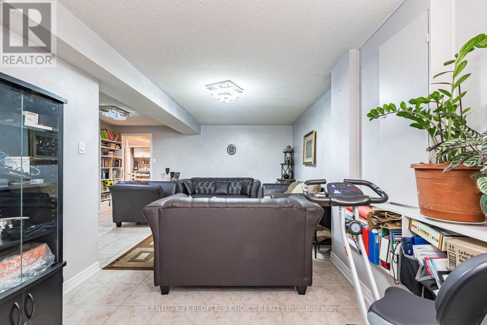 60 RED MAPLE DRIVE - 29