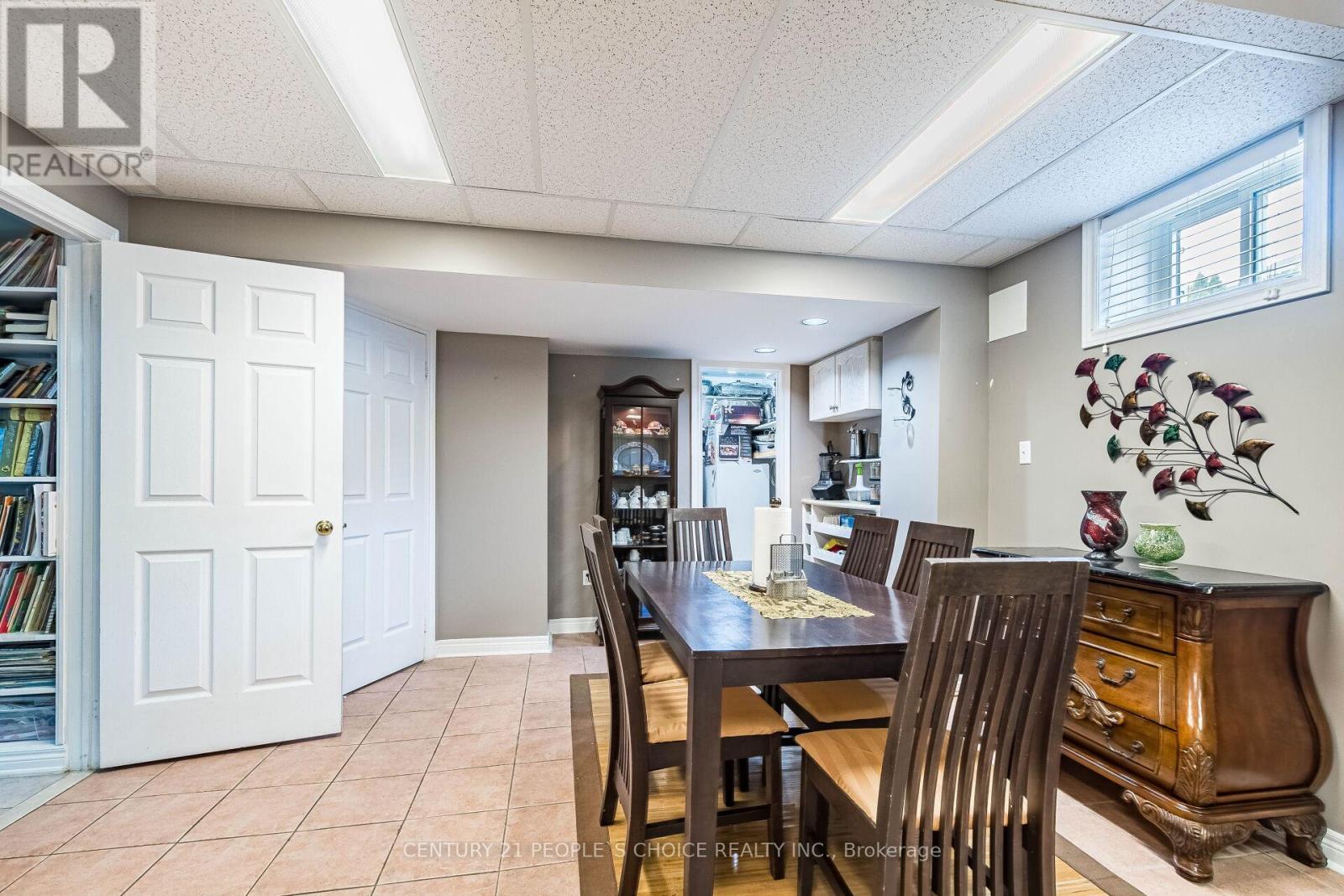 60 RED MAPLE DRIVE - 35