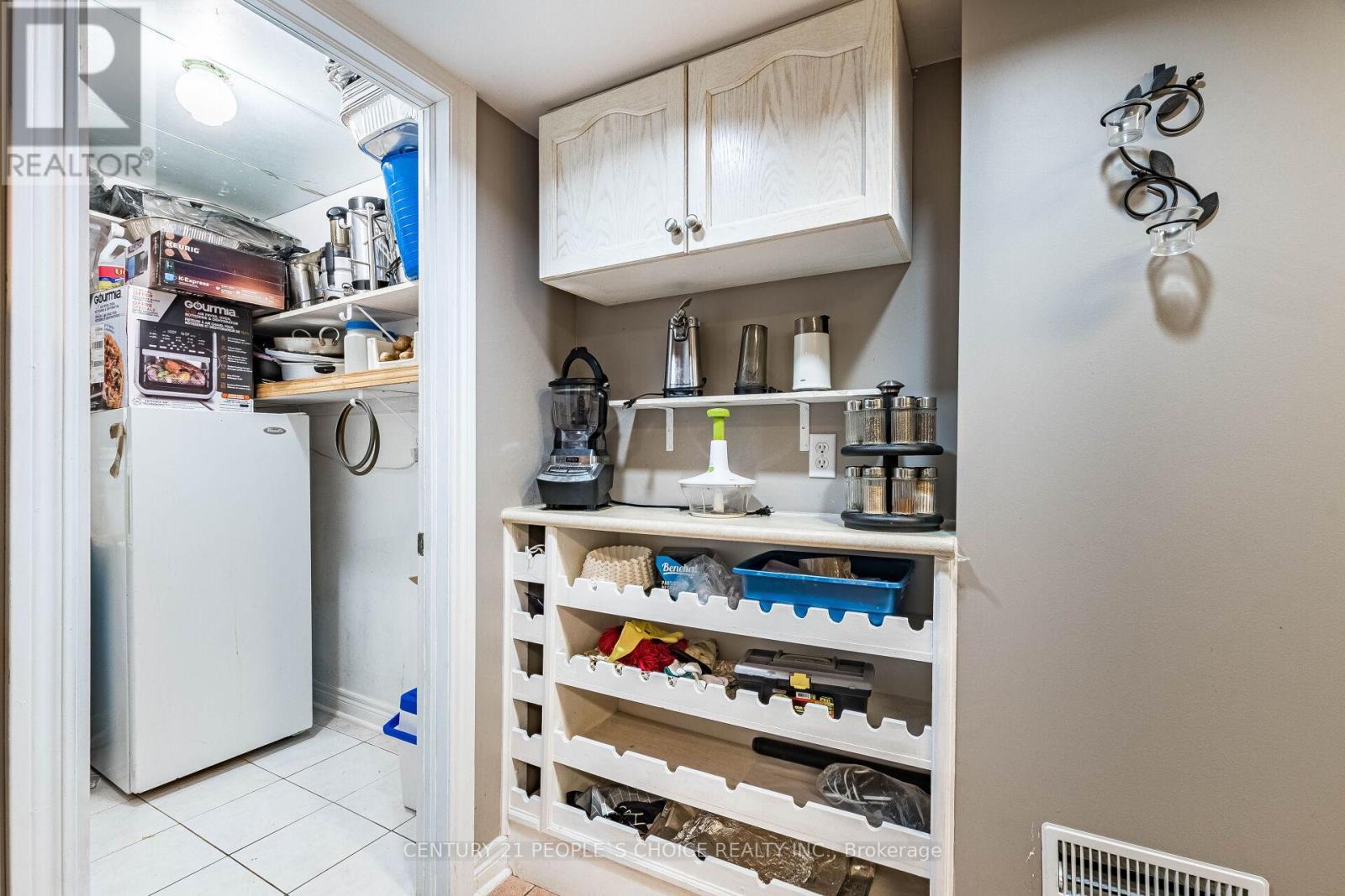 60 RED MAPLE DRIVE - 37