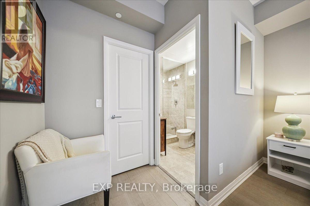 #3404 59 ANNIE CRAIG DRIVE - 22